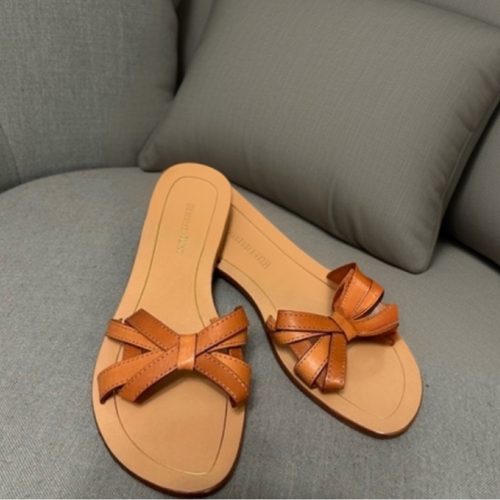 Sarah Flint Mirjana flat sandal lightly worn.